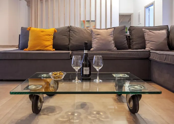 Kamari Luxury Apartment