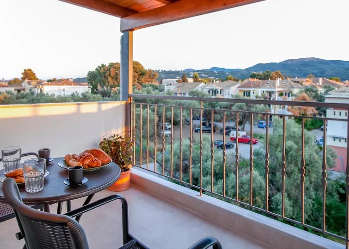 Kamari Luxury Apartment