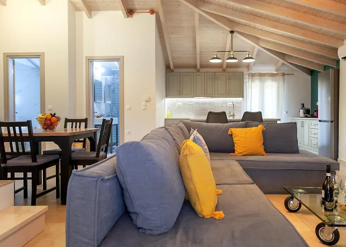 Kamari Luxury Apartment